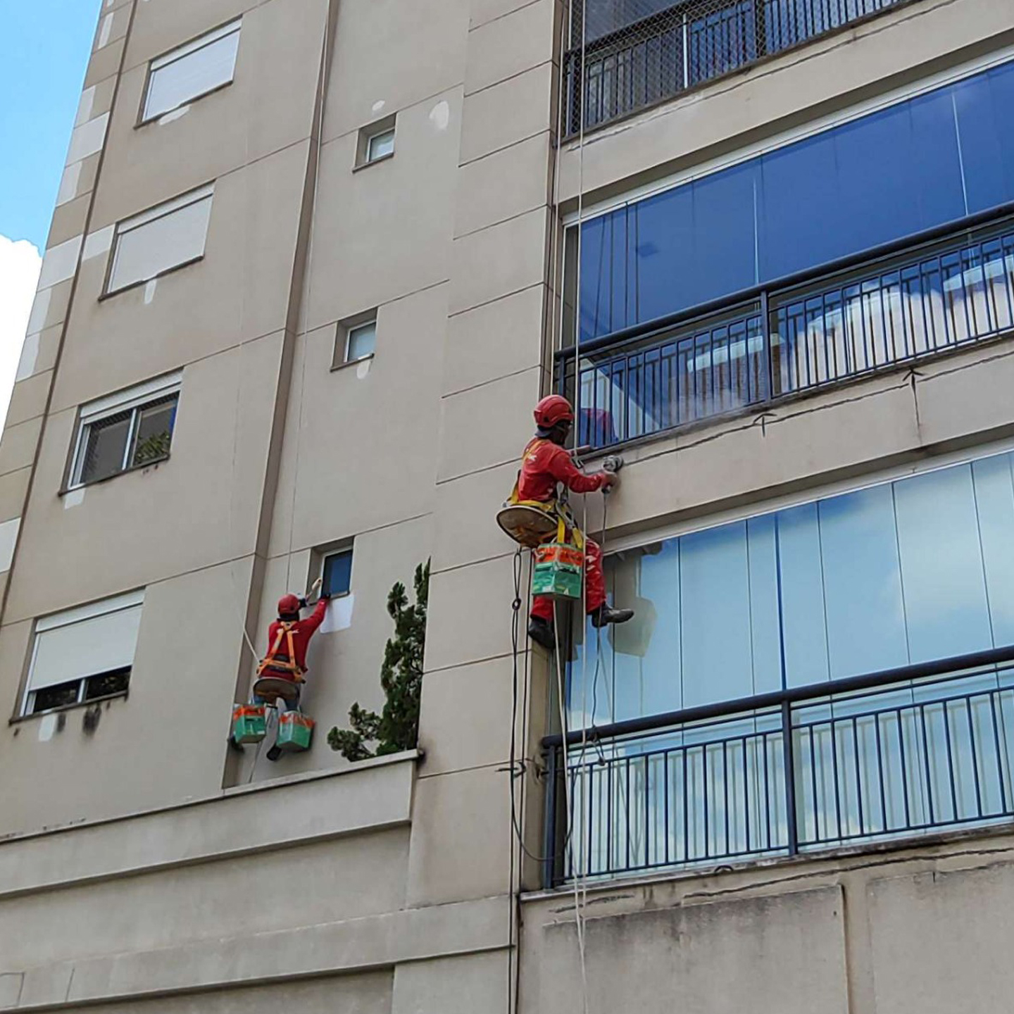 <small>PROCESSO DE PREPARAÇÃO DA </small>SUPERFÍCIE PARA PINTURA PREDIAL