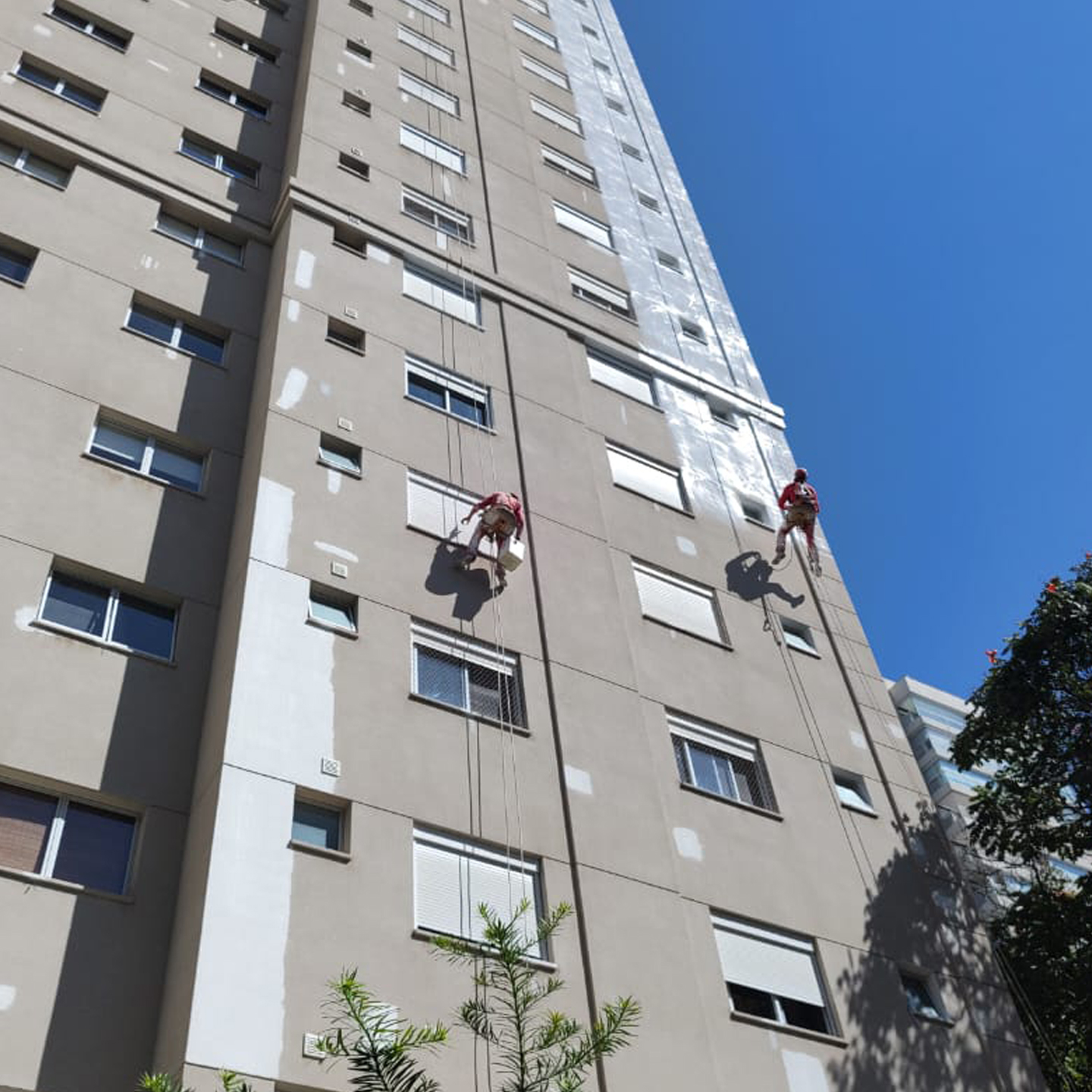 <small>RESTAURAÇÃO DE</small>FACHADAS PREDIAIS